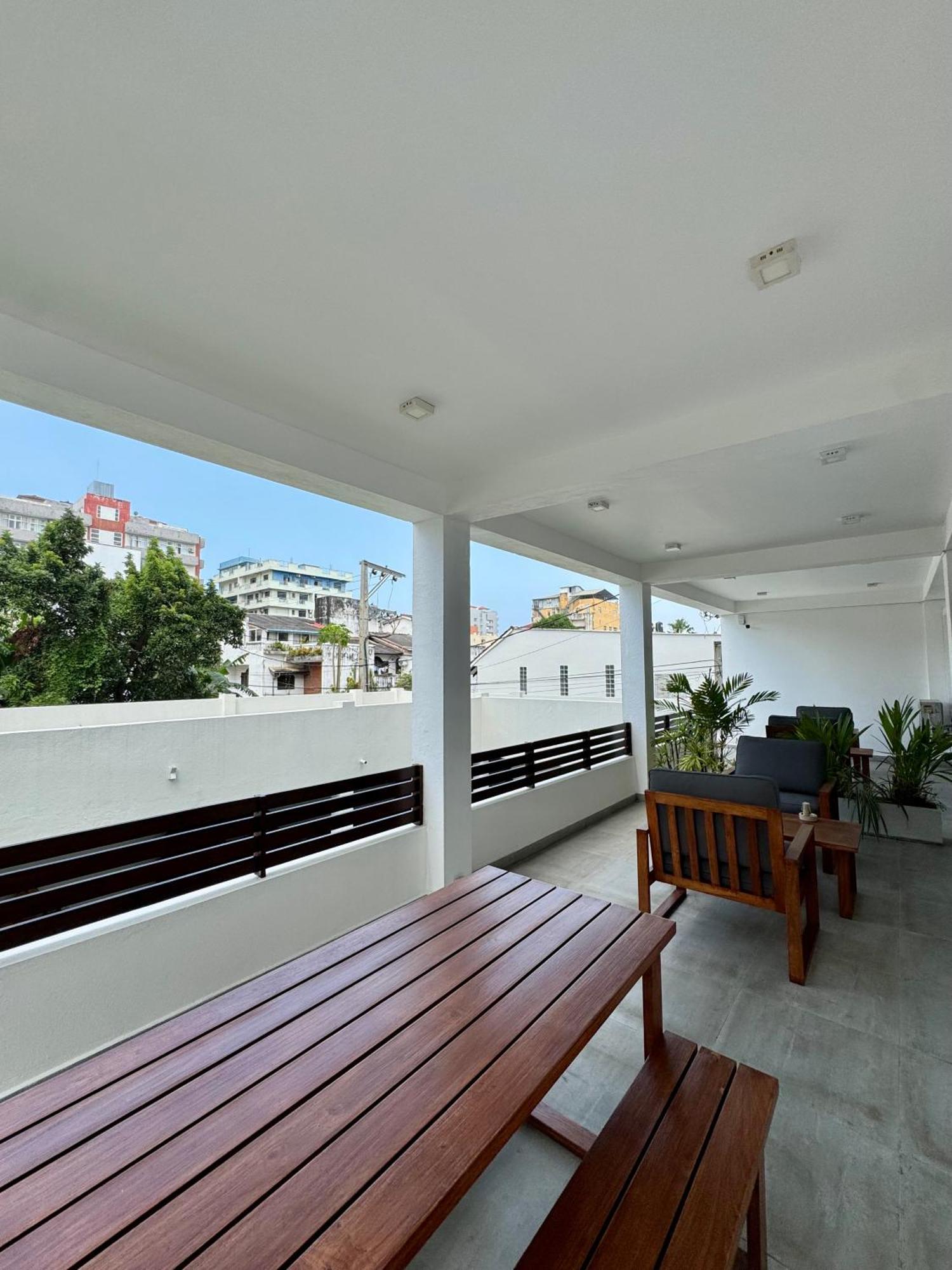 Aurora Holiday House Dehiwala-Mont Lavinia Extérieur photo